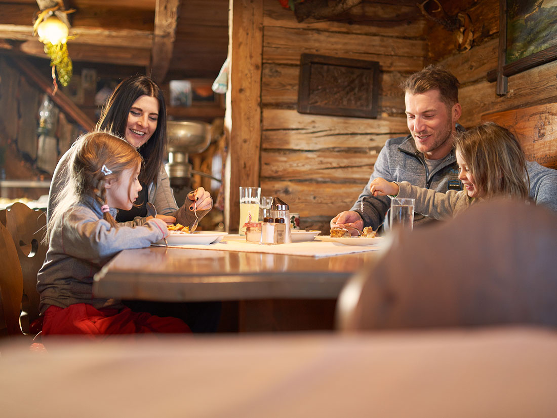 Almkulinarik in den regionalen Skihütten